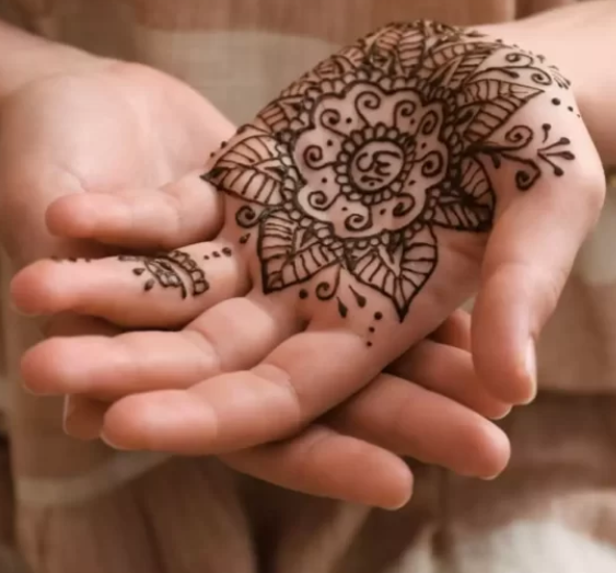 Henné: Couleur, tradition, et anti-stress naturel!